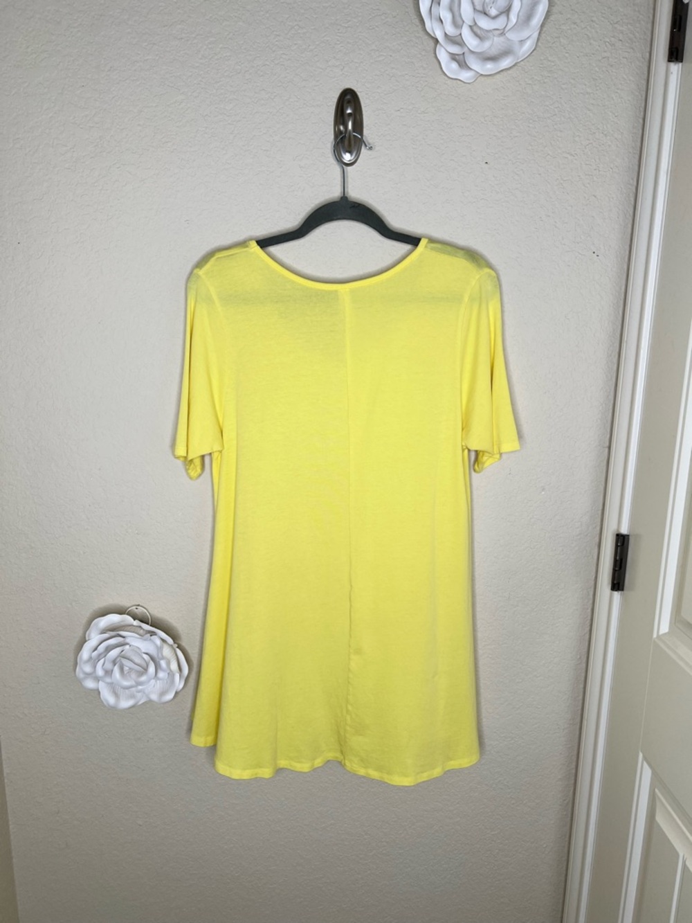 NTM LuLaRoe Perfect T Yellow Swing Top Side Slit Half Sleeve Large - Picture 9 of 14